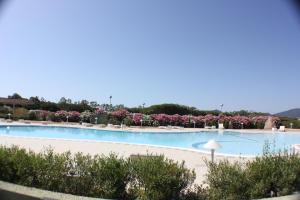 The swimming pool at or close to Le Vanille