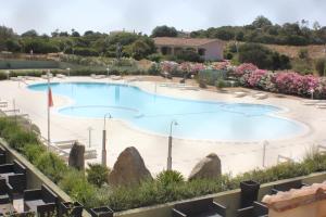 The swimming pool at or close to Le Vanille