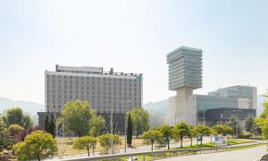 Budova, kde se apartmán nachází + 1 fotografie