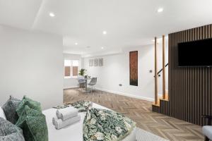 Μια τηλεόραση ή/και κέντρο ψυχαγωγίας στο Luxury Studio Stratford London