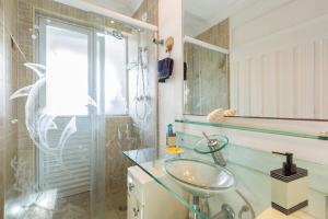 Koupelna v ubytování Paraiso do Guarujá + 28 fotografií