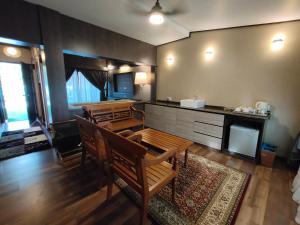 Kuchyň nebo kuchyňský kout v ubytování Coralview Perhentian Resort - Teluk Pauh BS