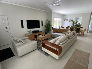 Et tv og/eller underholdning på Bella Cottage by the sea