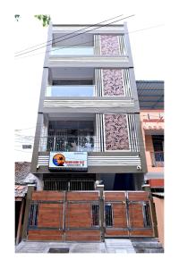 Rõdu või terrass majutusasutuses Golden Home Stay