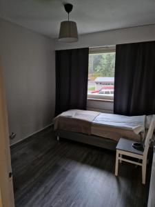 En eller flere senge i et værelse på LibO-apartment, Myllymäki 5,19