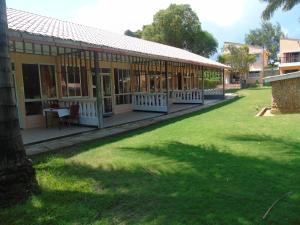 Κήπος έξω από το Makwetu Villas