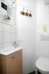 Ένα μπάνιο στο Cosy deux pièces +2 φωτογραφίες