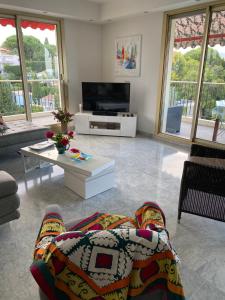 Posezení v ubytování NICE BAIE DES ANGES