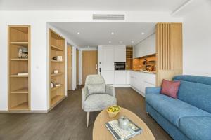 Χώρος καθιστικού στο Novaya Suites +17 φωτογραφίες