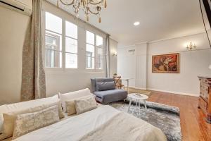 Χώρος καθιστικού στο Heart of Pamplona Apartments II by clabao