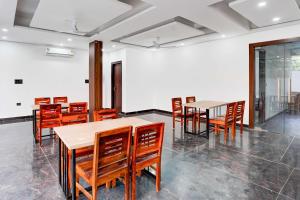 Posezení v ubytování Hotel O 63 A Noida