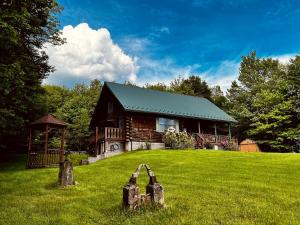 Zahrada ubytování Fire Pit, Bbq & Sprawling Lawn Elk Point Cabin