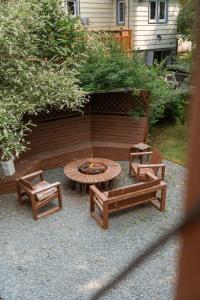 Photo de la galerie de l'établissement Bright & Cozy Cottage in the Heart of Dartmouth, à Halifax