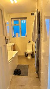 Koupelna v ubytování Room in Camden Shared Flat