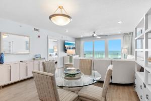 Χώρος καθιστικού στο Blu 502 - Luxury Beachfront - 3 Master Suites - Amazing Oceanfront Views - Free Beach Svc