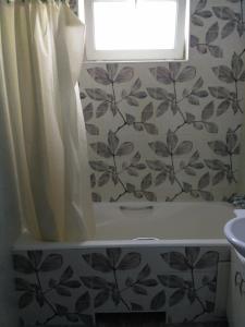  Ванная комната в Apartments on Vokzal Sochi 