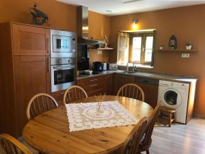 Кухня или мини-кухня в Casa do Domus
