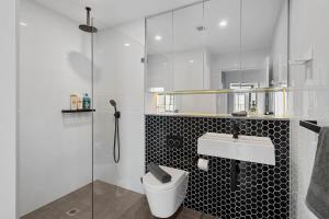 Ένα μπάνιο στο 3E1 Abnb-Style Cozy Epping Stay, Walk to Station, Free Parking +19 φωτογραφίες