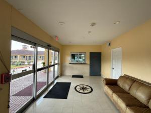 Posezení v ubytování Budget Host Inn Stafford - Houston
