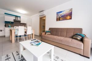 Kuchyň nebo kuchyňský kout v ubytování Blue Sky Apartments