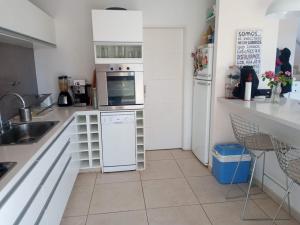 Köök või kööginurk majutusasutuses Casa con Pileta Los Arces Pilar