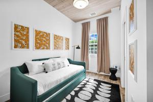 Ένα ή περισσότερα κρεβάτια σε δωμάτιο στο Stylish 4B 3B with Jacuzzi near Wynwood and Beaches