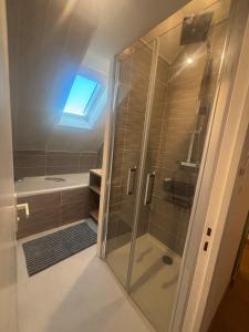 Ένα μπάνιο στο Charming 70 m2 house near Mayenne +9 φωτογραφίες