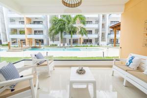 Χώρος καθιστικού στο Chic Bayahibe 2BR near Bayahibe Center
