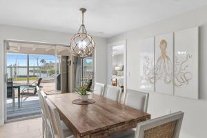 Fotografie z fotogalerie ubytování Waterfront Hideaway | Panoramic Bay Views v destinaci Marco Island + 27 fotografií