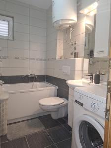 Koupelna v ubytování Apartman Amarea Makarska + 20 fotografií