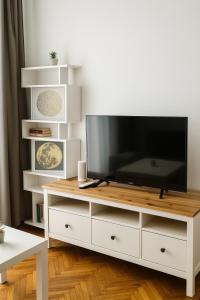 Un televizor și/sau centru de divertisment la Emerald Escape - Calea Victoriei