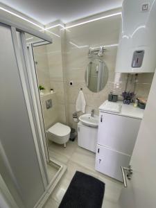 Ένα μπάνιο στο Stella Apartman Čačak