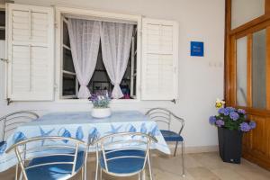 Imagen de la galería de Apartments Marieta, en Makarska