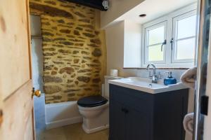 Koupelna v ubytování Newport cottage + 34 fotografií