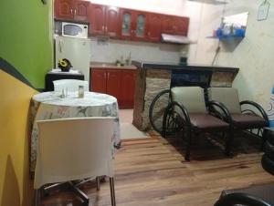 Η κουζίνα ή μικρή κουζίνα στο hospedaje dorado engativá