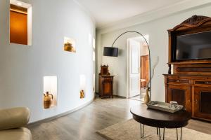 Μια τηλεόραση ή/και κέντρο ψυχαγωγίας στο Tori apartament