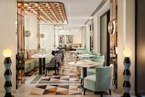 Χώρος καθιστικού στο W Florence