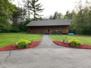 Κήπος έξω από το 5 Bedroom Wooded Paradise mins from Wi Dells