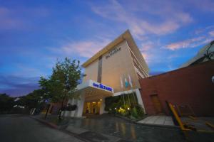 Το κτήριο όπου στεγάζεται το ξενοδοχείο