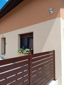 Το κτήριο όπου στεγάζεται  το διαμέρισμα +8 φωτογραφίες