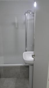 Ένα μπάνιο στο Departamento Los Pasos +10 φωτογραφίες