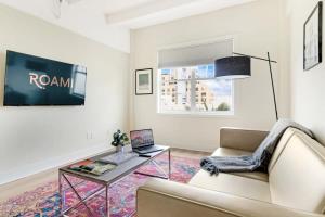 Χώρος καθιστικού στο Roami at The Alamac +20 φωτογραφίες