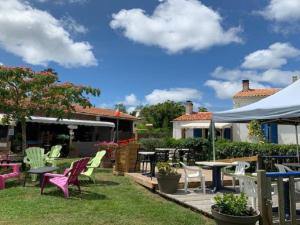 Zahrada ubytování Mobil-home familial avec terrasse à Vendays-Montalivet - API-1-52-362