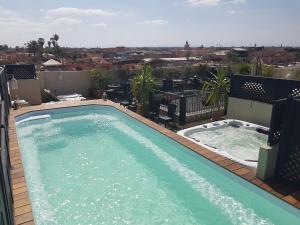 Bazen v nastanitvi oz. blizu nastanitve Riad Nesma Suites & Spa