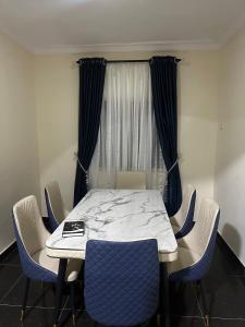 Gallery image of Liberty luxury home in Okunola +8 photos