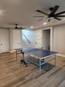 Πινγκ πονγκ στο Casa Lago Bliss a 3BR & 2BA Upper-Level Retreat ή εκεί κοντά +16 φωτογραφίες