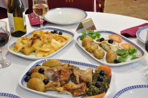 Comida no hotel ou em algum lugar perto
