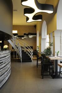 Restoran või mõni muu söögikoht majutusasutuses Lace Hotel
