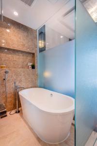 Ένα μπάνιο στο Dorsett Bukit Bintang near Pavilion KL, Kuala Lumpur +40 φωτογραφίες