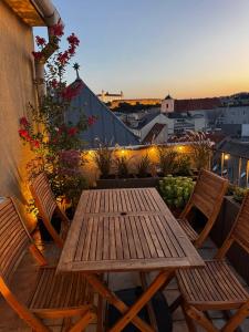 Μπαλκόνι ή βεράντα στο Castle View Luxury Apt in Bratislava Old Town